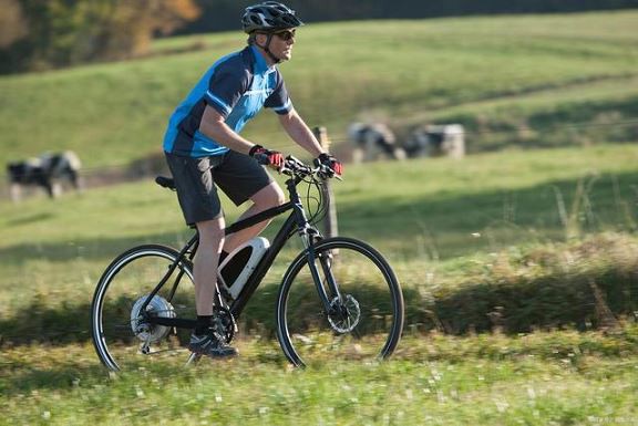 Magnetinės pogopin įkrovimo jungties sprendimas elektriniam dviračiui