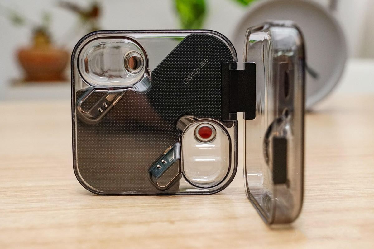 Nieko ausų (1) Ausinės Įvadas